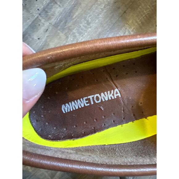 Brown Minnetonka Leather Moccasin Women Driving Loafers Cabincore Slip-On 10 - Picture 8 of 10